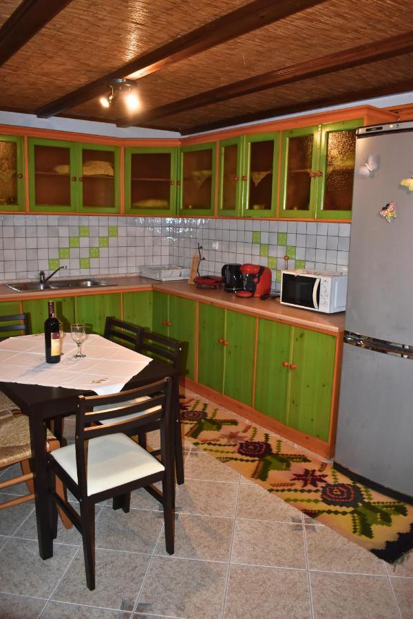 Lila'S Guest House Mikros Prinos Exterior foto